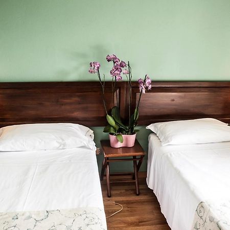 Albergo Bologna 바레세 외부 사진